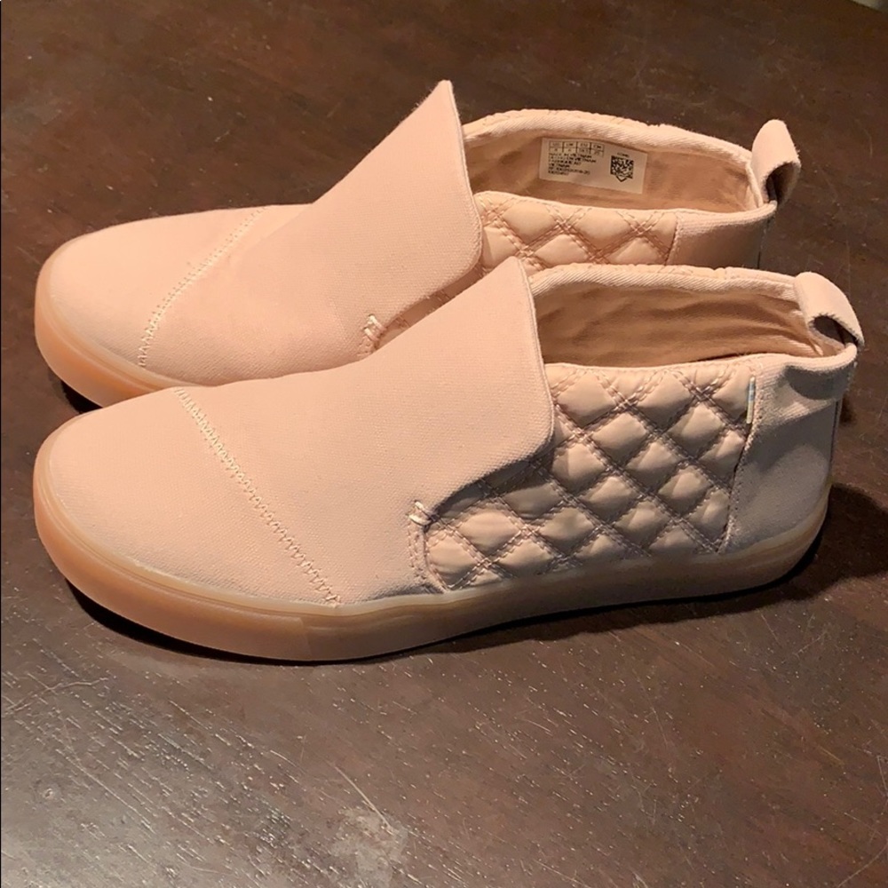 New Toms slip-ons